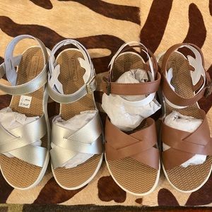 NWT Sperry kids sandals! Silver and Tan.